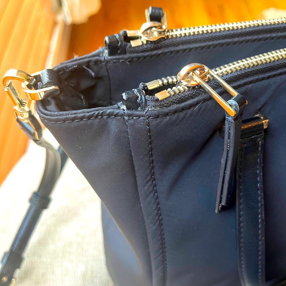Kate Spade Black Tote (EUC) w/Matching New Travel Cosmetic Case & Foldable Tote - Picture 13 of 16